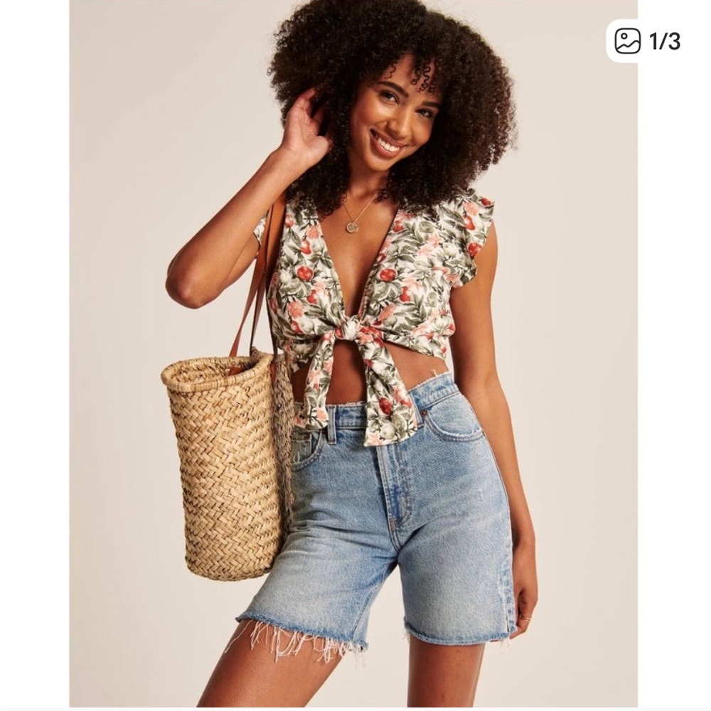 Abercrombie & Fitch Floral Flutter Sleeve Crop Front Tie Top Small NWOT